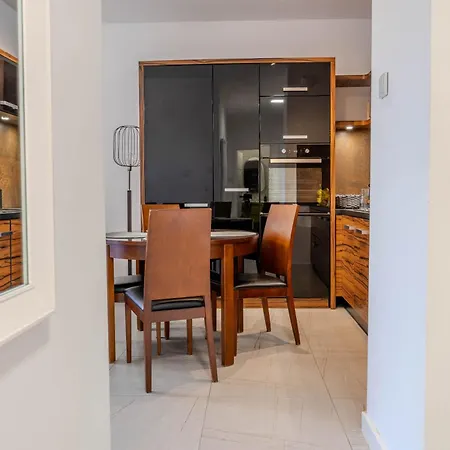 Marilyn - Bezplatny Garaz - Dostep Na Kod - Fv